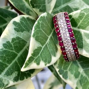 Jewelry - 14K Size 7 Gold Ring With Dust Diamonds and Ruby's Jewelry - 14K Size 7 Gold Ring With Dust Diamonds and Ruby's